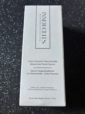 Daily Precision Niacinamide Balancing Facial Serum - White